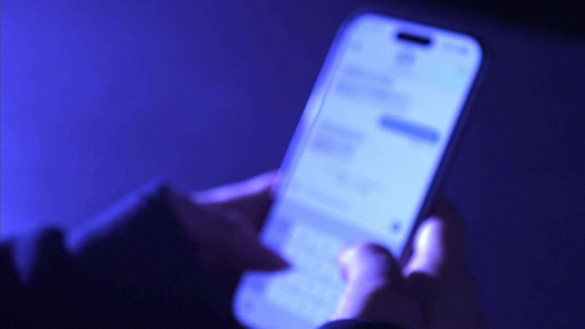 「かわいいね」→「ネットに載せる」豹変　小学6年生の女子児童に性的な部位を露出した画像や動画を送らせた疑い　男（26）逮捕　