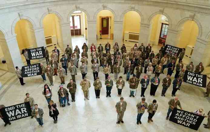 米退役軍人がイラン戦争反対のデモ「私たちと同じ間違いをしてほしくない。無実の人々を殺している」（ハフポスト日本版） - Yahoo!ニュース