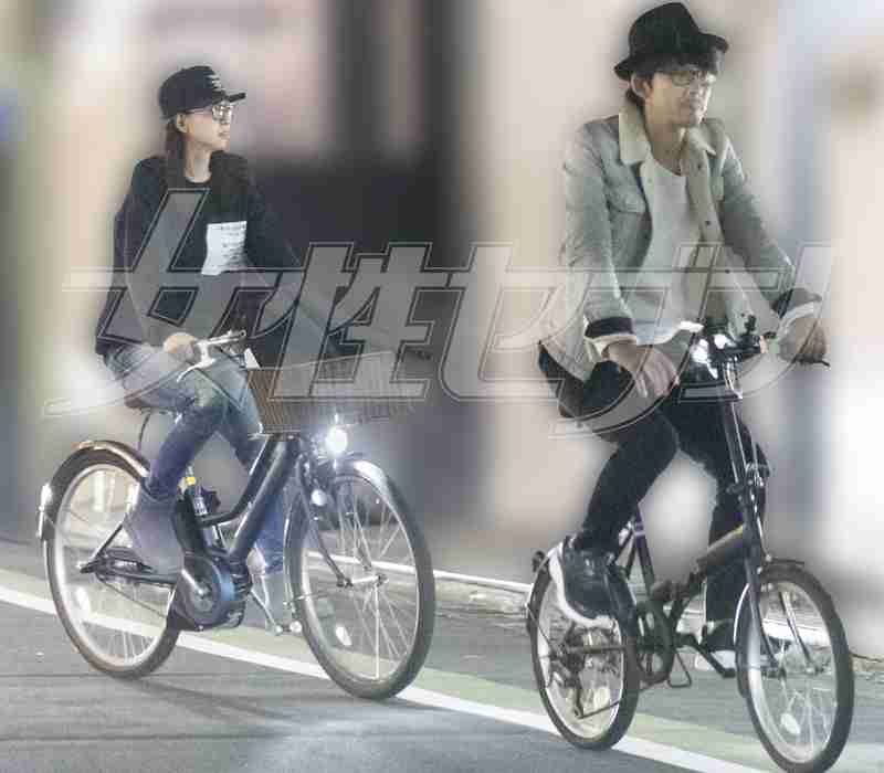 《まさかの自転車デート》内田有紀(50)が再婚相手と「夜の街を駆けて」映画のワンシーンのような“リアルな目撃談”