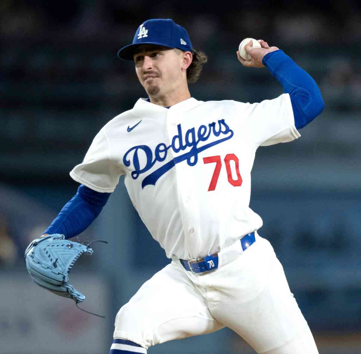 ドジャース先発陣に“ニューヒーロー”誕生　２５歳イケメン左腕・ロブレスキが２勝目　自己最長８回２安打無失点（スポーツ報知） - Yahoo!ニュース