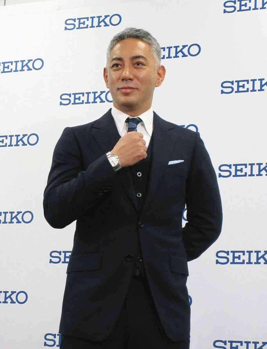 「すごいっ!」 4・1入社式、芸能人が続々サプライズ 市川團十郎は若き日を語り、川口春奈は大手証券会社に登場