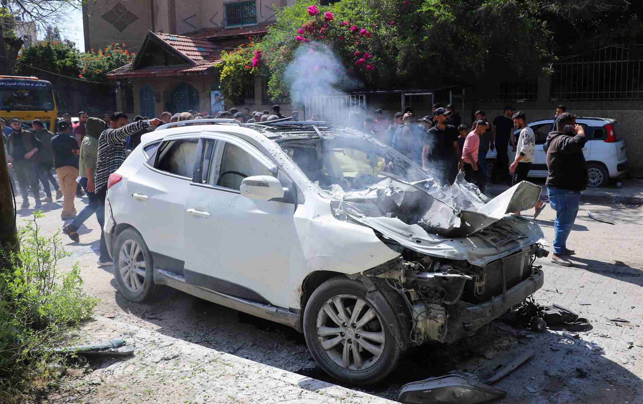 イスラエルがレバノン南部攻撃、5人死亡　ガザでも子どもら5人死亡（ロイター） - Yahoo!ニュース