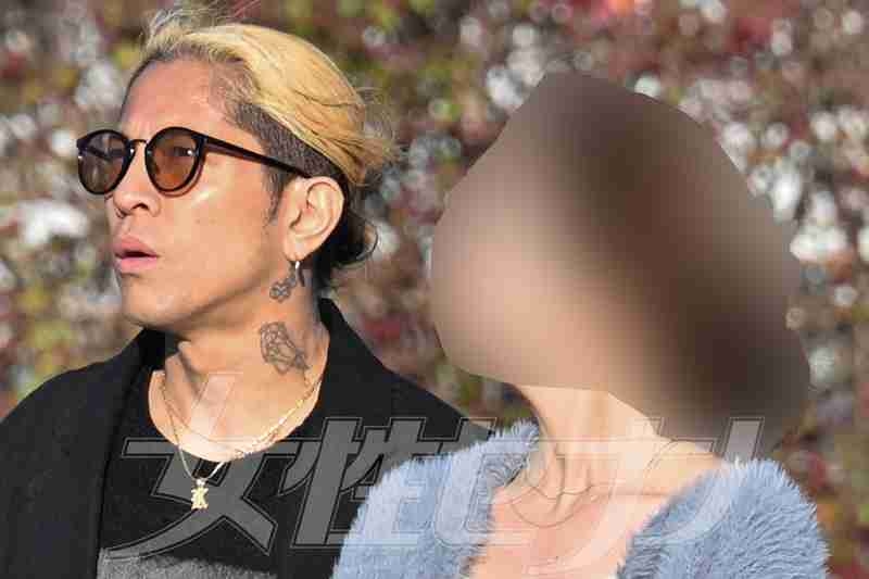 《キャミソール女性と水族館へ》降谷建志「MEGUMI似美女と寄り添って」SNSの自虐投稿も関係ない「若者からも支持される」現在地