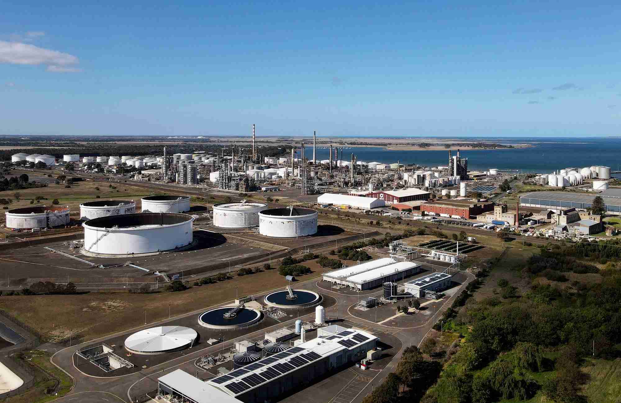 豪製油所で大規模火災、石油製品供給に影響-アジアから調達拡大も（TBS CROSS DIG with Bloomberg） - Yahoo!ニュース