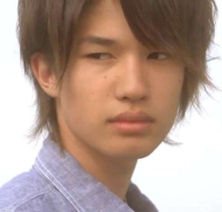 Snow Man目黒蓮、雨天の中ファンと交流→虹空に 約3ヶ月ぶり一時帰国に大歓声