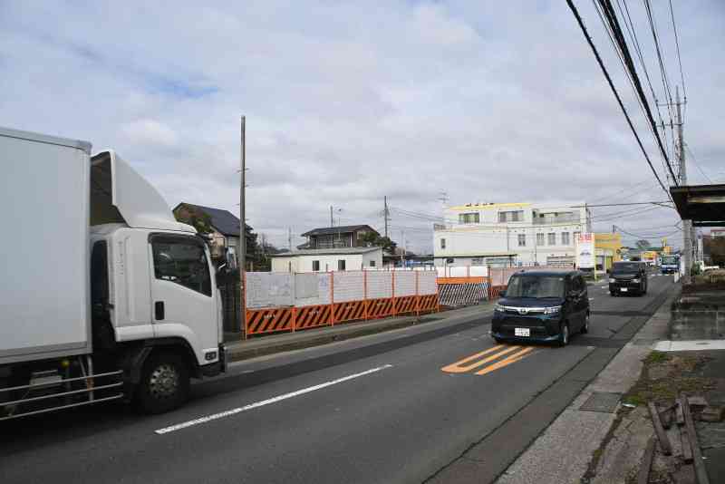 藤沢モスク建設計画、現場で深まる対立　警官配置、10代の姿も（毎日新聞） - Yahoo!ニュース