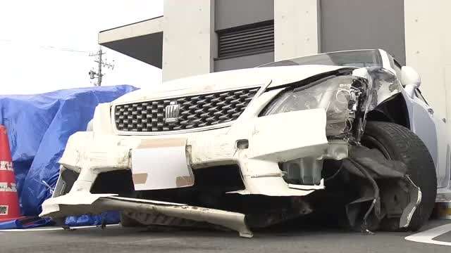 パトカーから逃走した車が空き家に衝突 トルコ国籍の運転手を警察官の胸ぐら掴んだ公務執行妨害の疑いで逮捕
