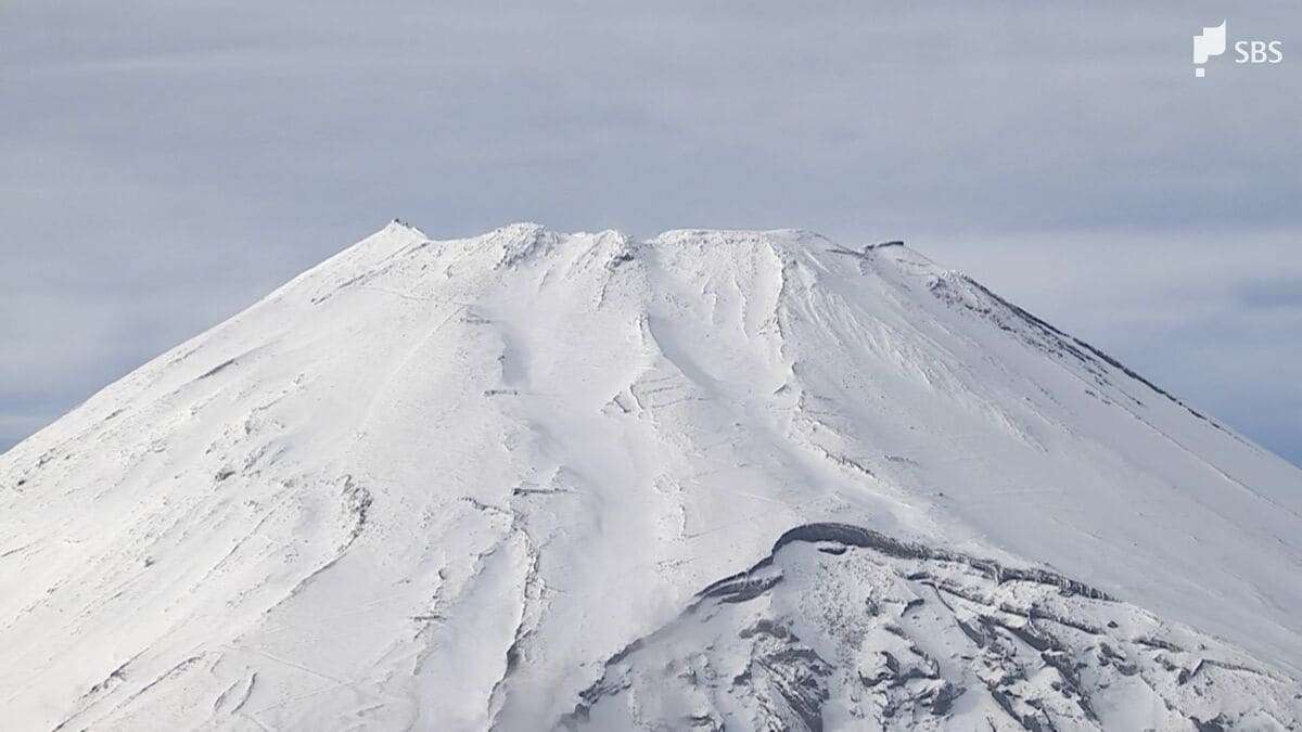 【速報】「前を歩いていた日本人が滑落して自分も滑落した」富士山で救助された遭難者への聞き取りで発覚 30代の日本人男性が遭難中＝静岡県警 | 静岡のニュース | SBSNEWS | 静岡放送