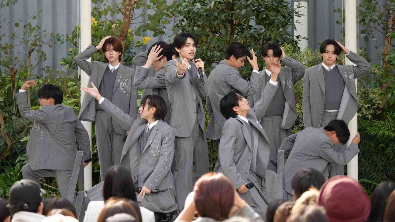 秋元康氏プロデュースの新男性アイドル・Cloud ten、ファンの前で初パフォ「初めてお会いできてうれしかった」