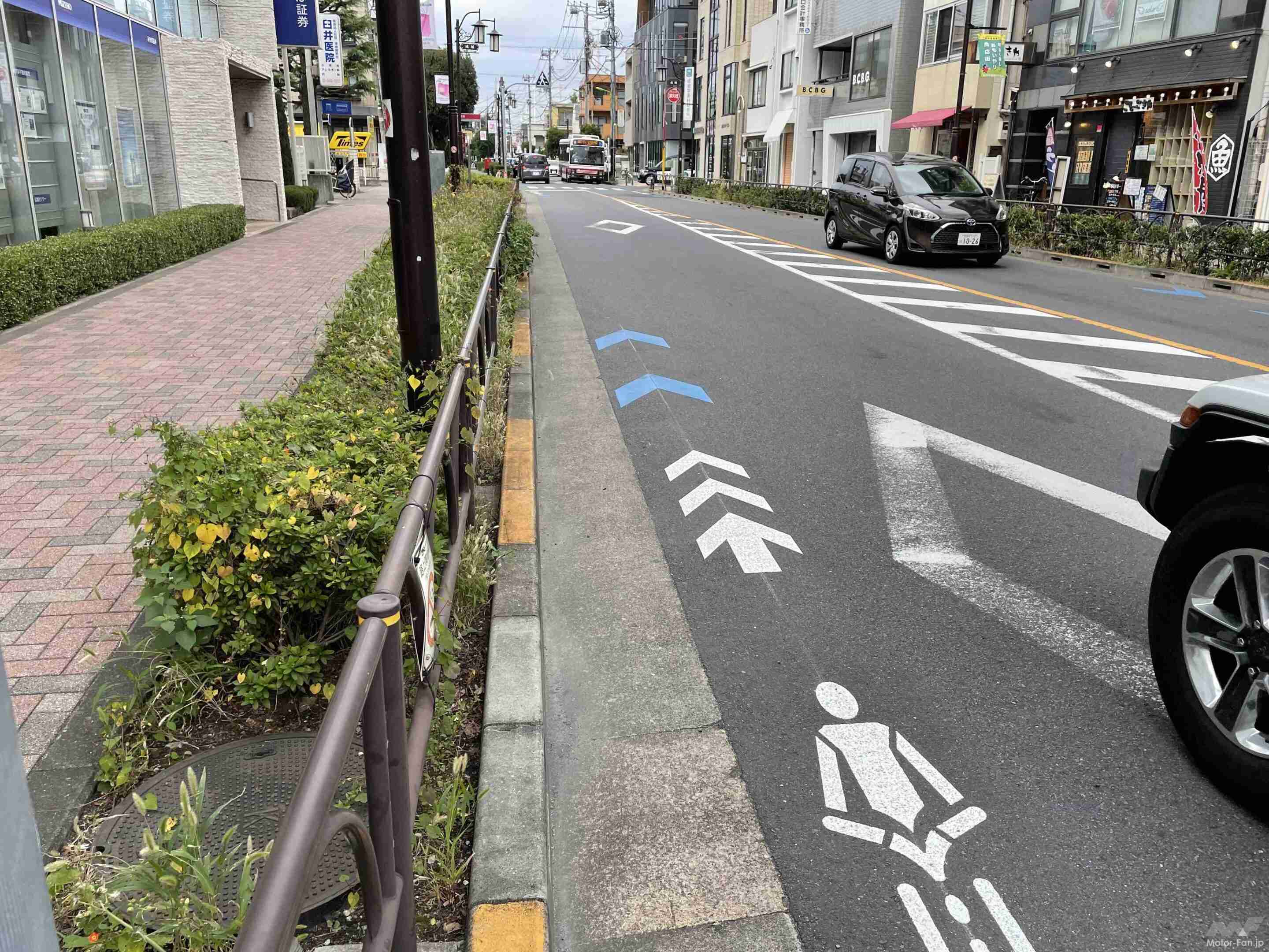 「自転車専用道を作る場所がない」なんて大嘘だ！ 今すぐ歩道の植え込みを撤去せよ！ | Motor-Fan[モーターファン] 自動車関連記事を中心に配信するメディアプラットフォーム