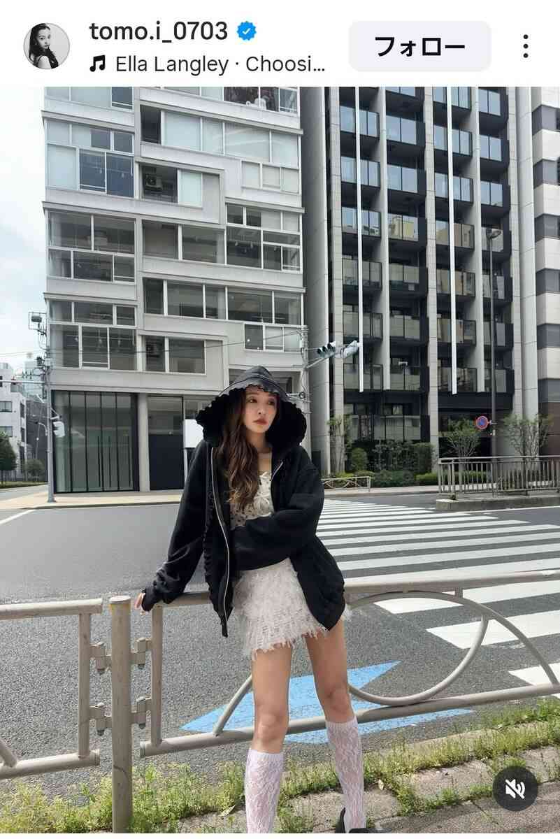 「脚交換したい」「羨ましい」板野友美は体重39キロ「細すぎ」「目を奪われた」「世界一かわいい」と反響