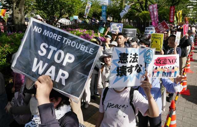 日曜の国会前に3万6千人 デモに参加、戦争反対や護憲訴える | ガールズちゃんねる - Girls Channel