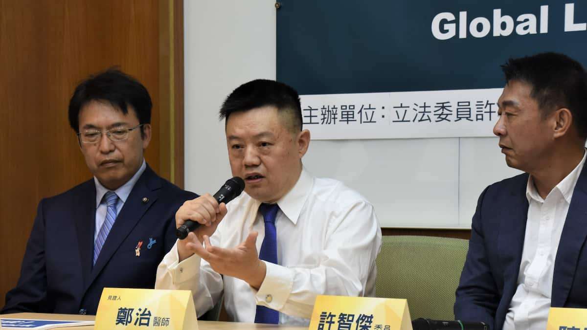 「改造車内で若い兵士の腎臓と眼球摘出」　元中国医師が「臓器狩り」証言、台湾で会見 - 産経ニュース