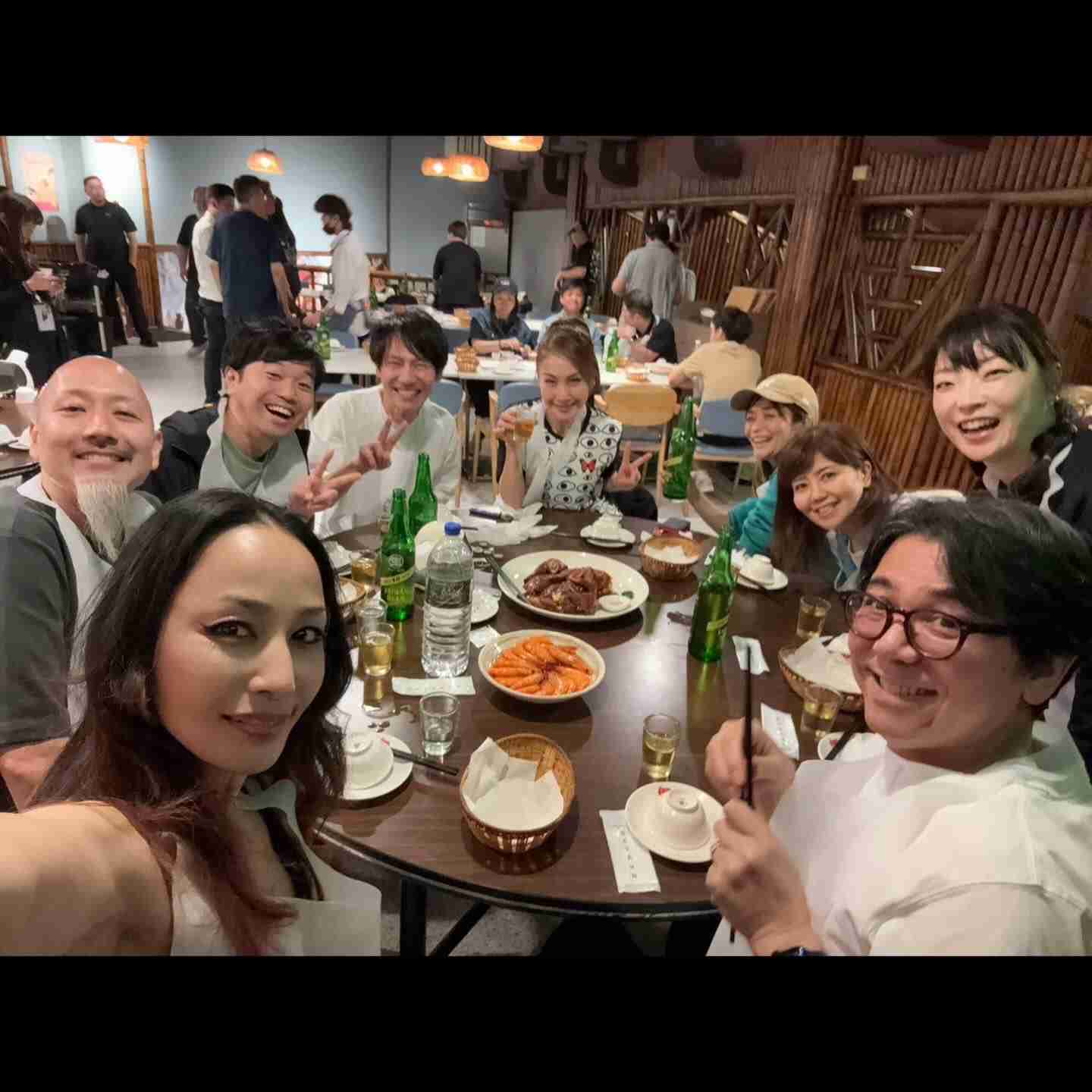 中島美嘉　ワイルドな夫を“顔出し”！台北で食事へ…再婚から４年「沢山の愛に支えられて」