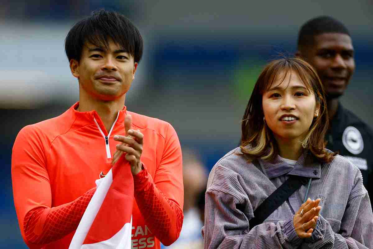 三笘薫が初披露した妻・クリアさんは三段跳び高校日本一のガチアスリート　出会いは大学の推薦入学組仲良しグループ｜NEWSポストセブン