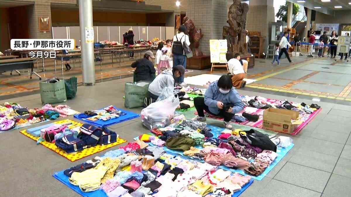 “子ども用品シェア”に行列、300人が殺到　開始30分でほぼ完売　家計と環境に優しい取り組み　長野