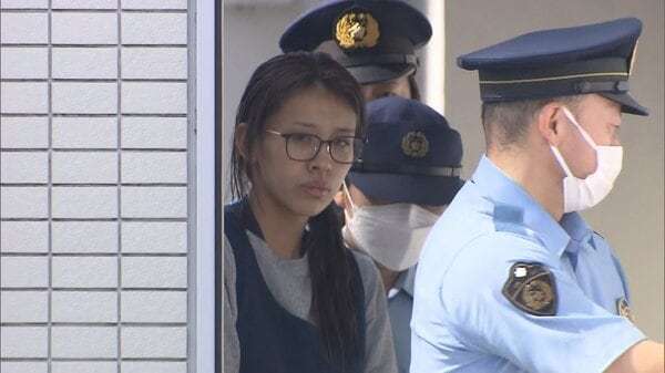 栃木強盗殺人事件　“指示役”妻の美結容疑者を送検　カメラに気付き顔背ける様子も　夫婦「自分たちは関係ない」