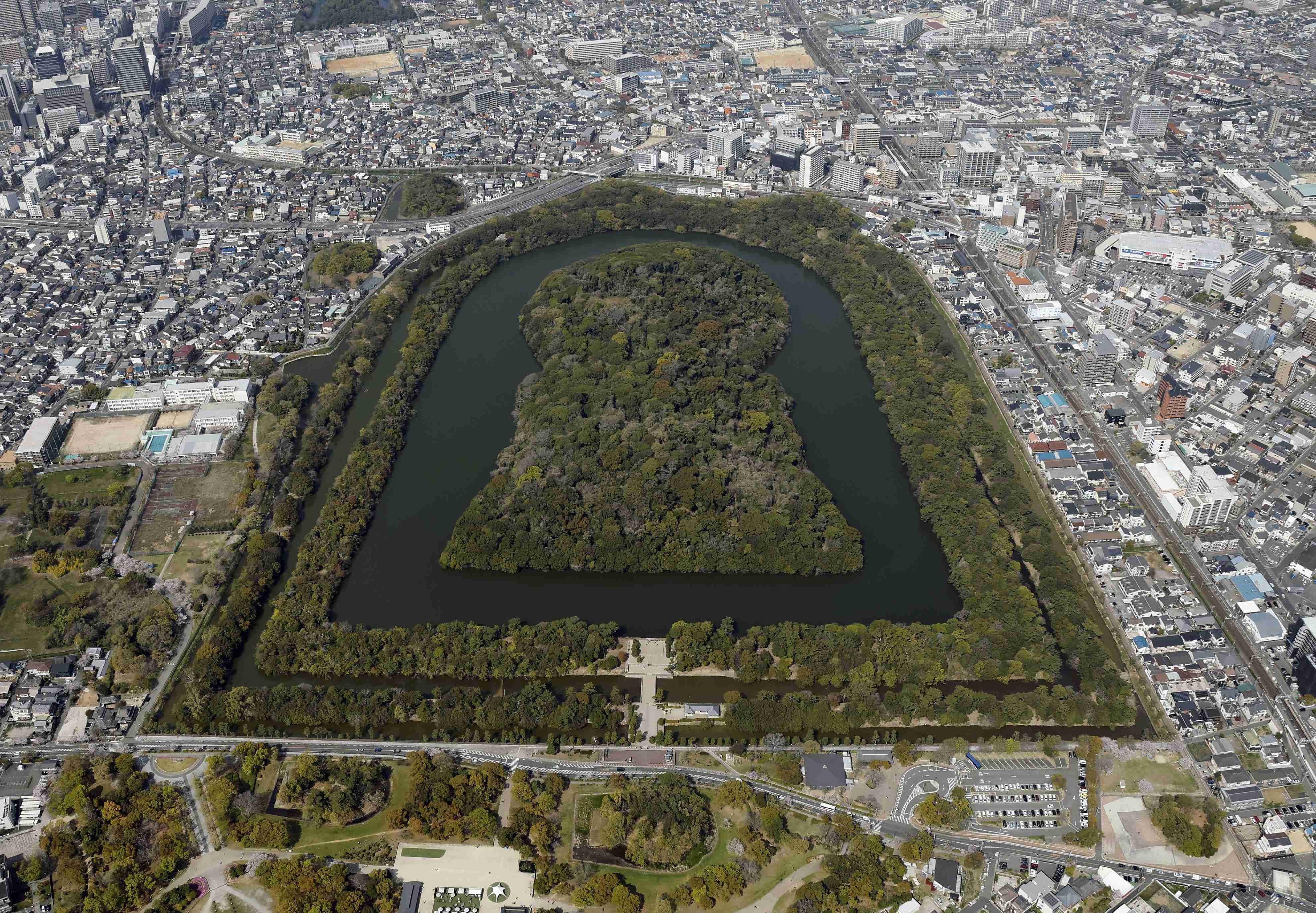 【独自】仁徳陵に未知の土盛りか　「土壇」地形、宮内庁|47NEWS（よんななニュース）