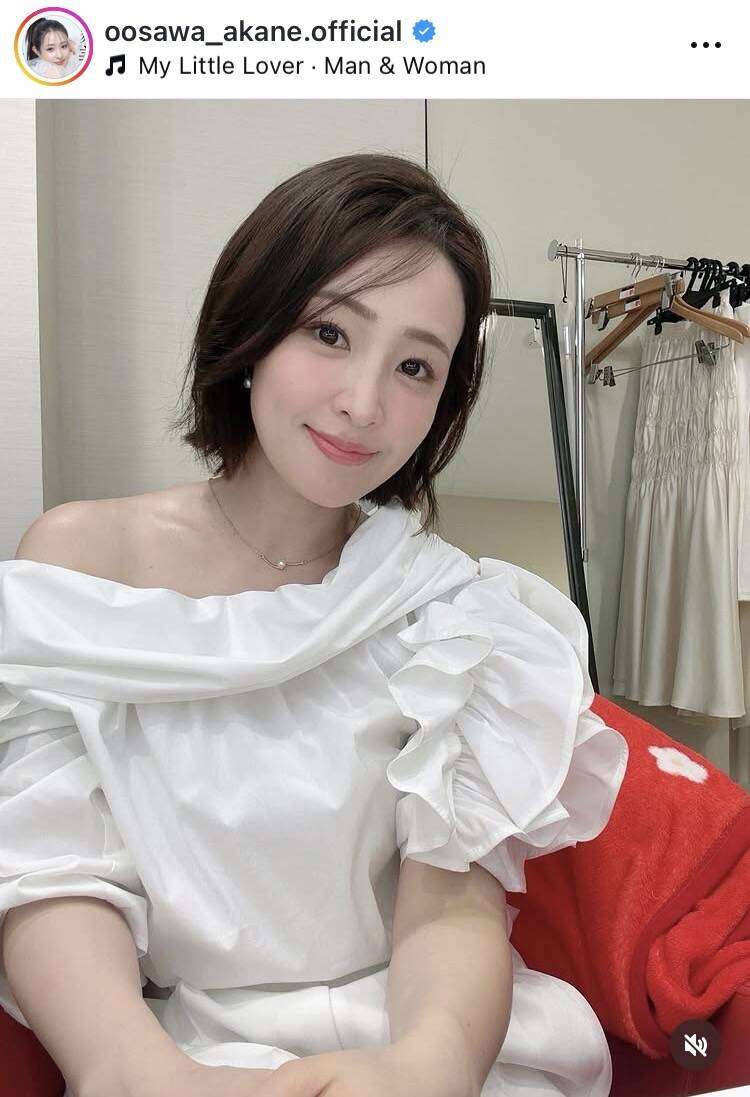 美人化が止まらない40歳・大沢あかね、肩出し大人の色気に「セクシーさにギブアップ」髪バッサリ激変姿も反響