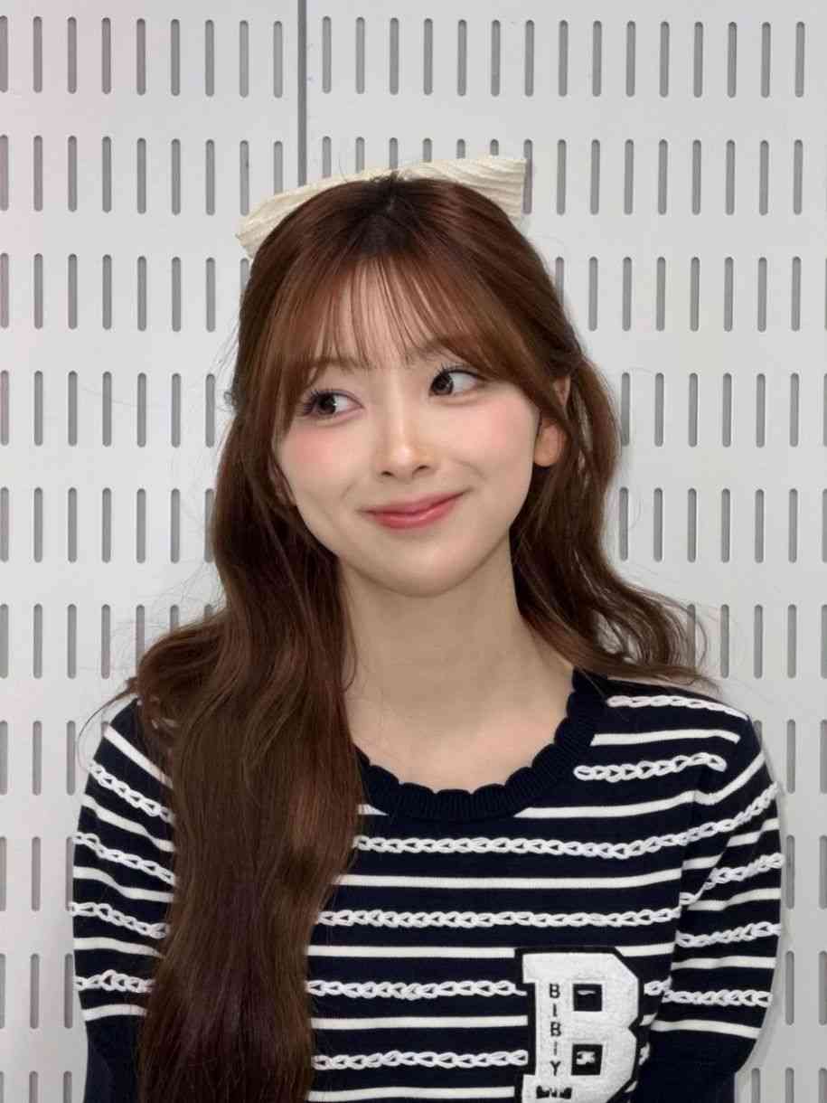 「意外…」デビューから5年半〝高級腕時計〟が写りこみNiziU・21歳MIIHIにネット騒然「流石に真似して買えない」「努力の証だよね」