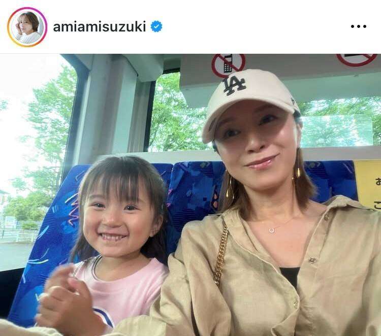 ４４歳・鈴木亜美、美形長女が「似てる～！」「可愛い」自撮り公開！アイドル顔と話題…現在３児のママ　 - スポーツ報知