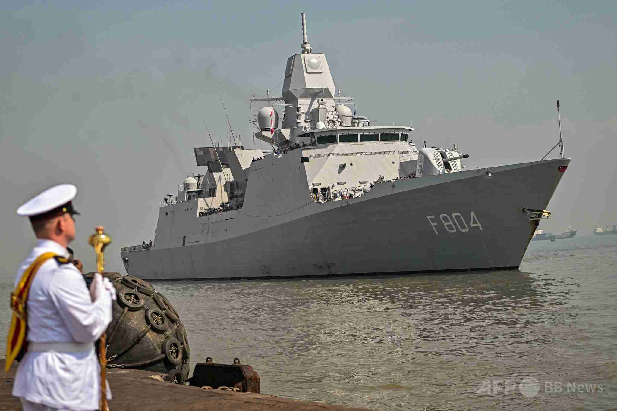 中国軍、西沙諸島に「不法侵入」したオランダ軍艦を追い払ったと発表（ＡＦＰ＝時事） - Yahoo!ニュース