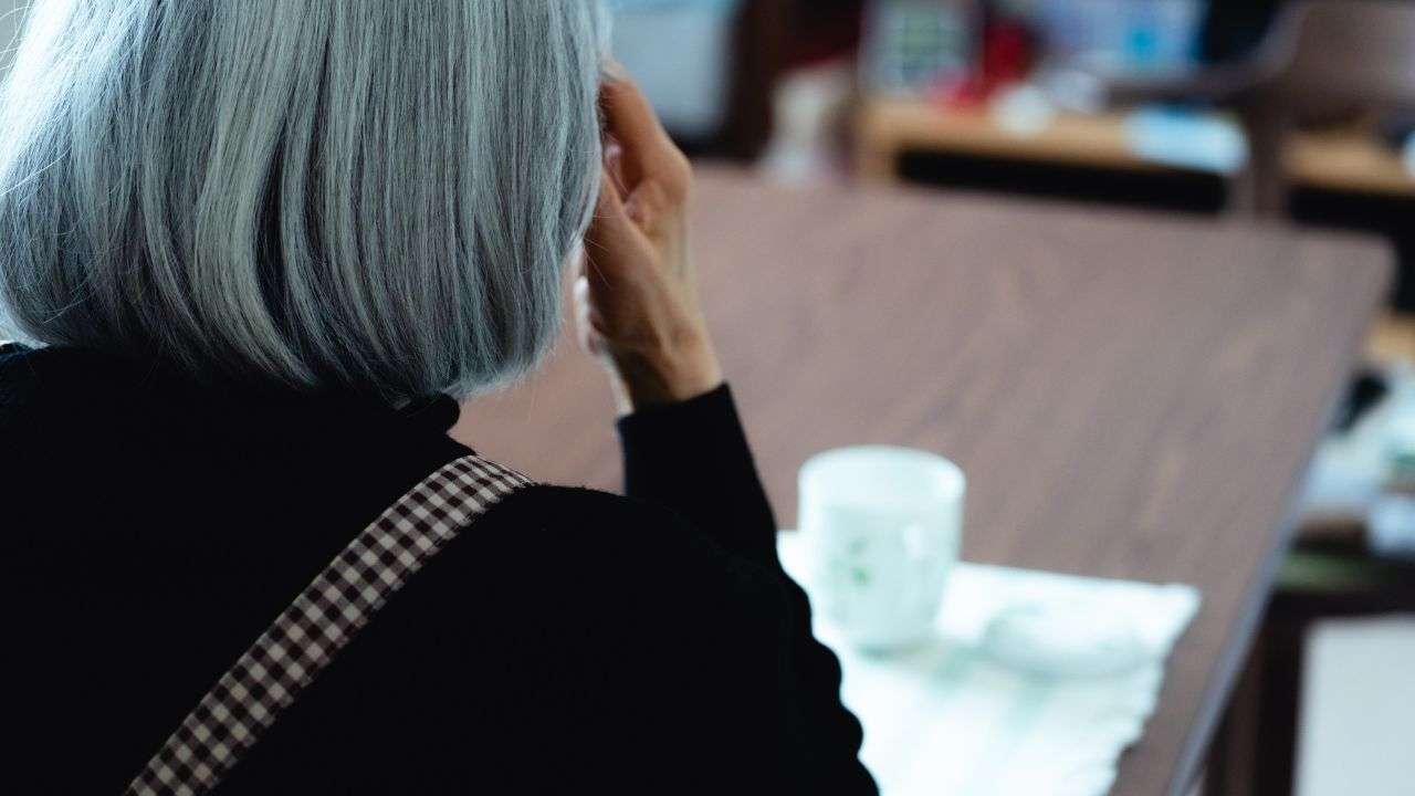 あんたの母親やるのはもう疲れた…「手取り48万円」実家暮らし息子（46）を「年金月12万」で養い続けた73歳母、限界を迎えて下した〈ある決断〉