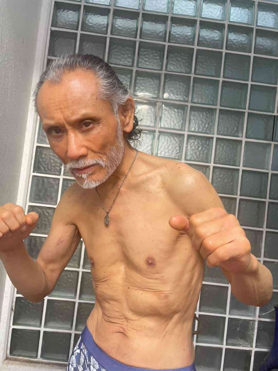 【 片岡鶴太郎 】極限まで体脂肪を削ぎ落した“筋肉ボディ”を披露「71歳！　菜食」　驚きの声多数「こんな71歳いない」