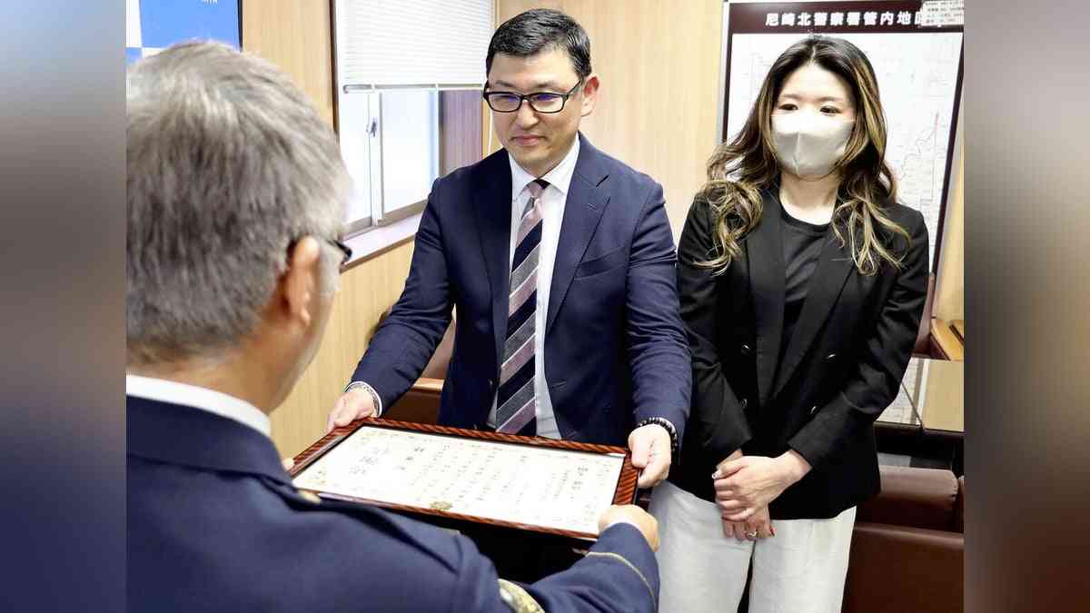 下校中の女児を抱き寄せる６０歳男「おじいちゃんと孫かとも思ったが違和感が」…通りかかった男性が引き離し通報、「お前に関係ないやろ」傘振り上げられてもひるまず : 読売新聞