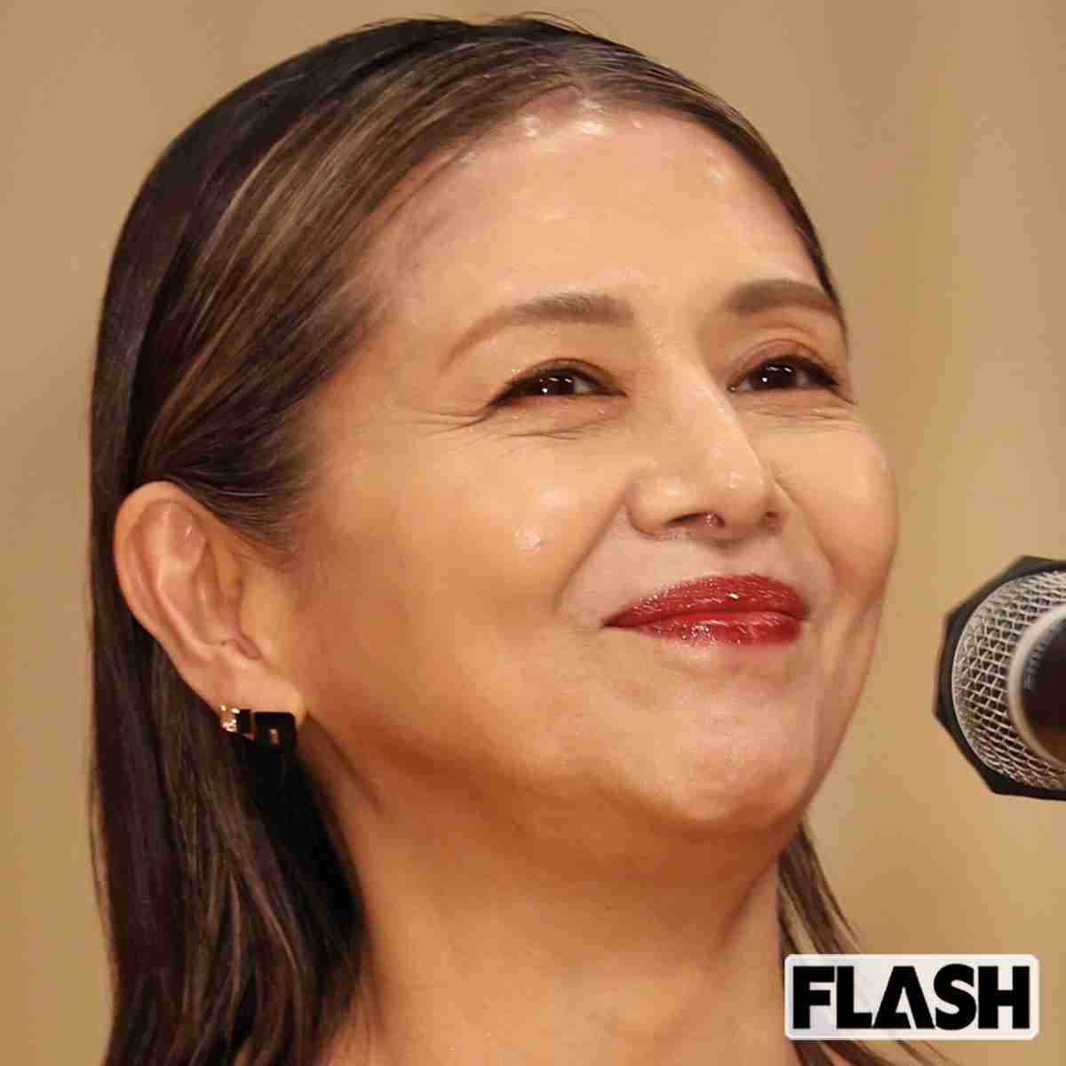 小泉今日子、全国ツアーの日本武道館で「憲法第9条」朗読、還暦での“休養”控え伝えたかったメッセージ（SmartFLASH） - Yahoo!ニュース
