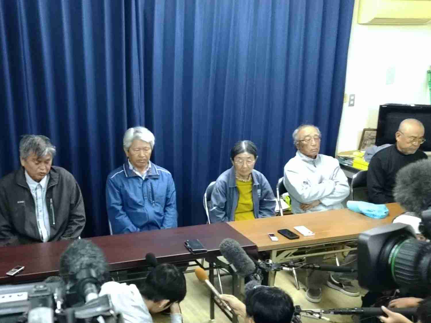 【辺野古ボート転覆事故】 反基地団体の創設メンバーは「皇太子襲撃犯」だった〈皇太子ご夫妻にスパナ投げつけた元名護市議を直撃〉（文春オンライン） - Yahoo!ニュース