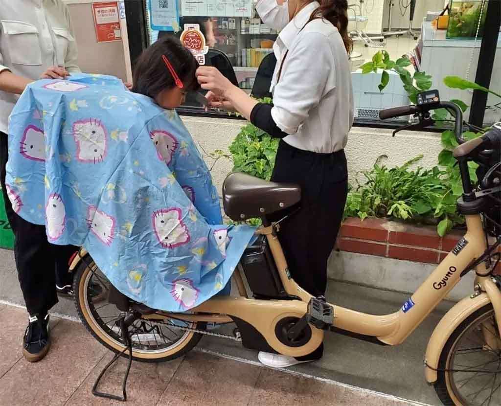 「いつかの結婚式で公開してやる」　3歳娘が美容室デビューで拒否反応→美容師の神対応に称賛殺到　「子育てとはこういうもんですよね」