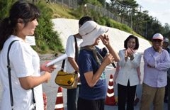 韓国人男性が支援に感謝　辺野古、海上ではフロート設置
