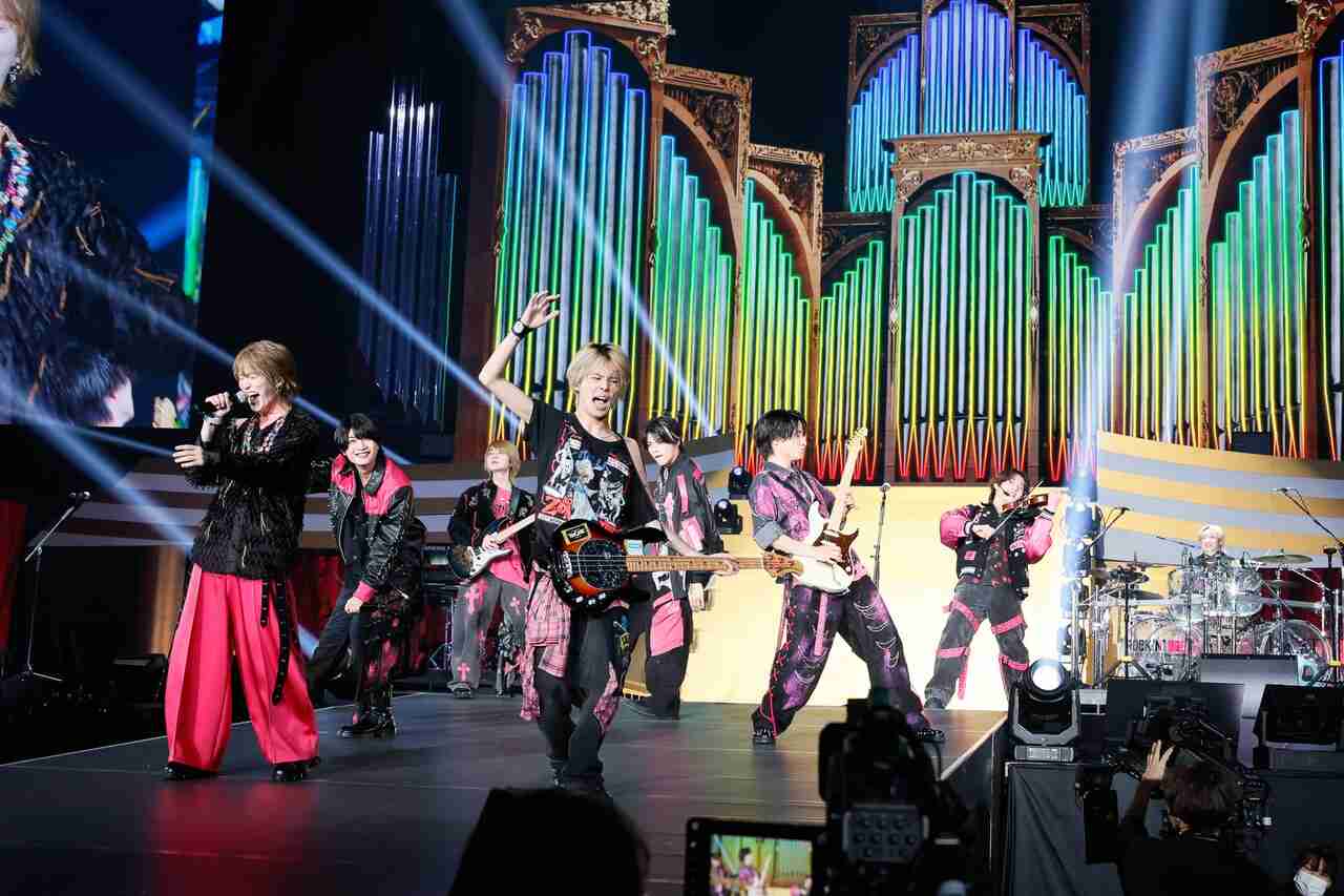 安田章大、WEST.、トラジャ、B&ZAIがバンドでダンスで続々コラボのSTARTOフェス「The ONE」大倉忠義もサプライズ登場