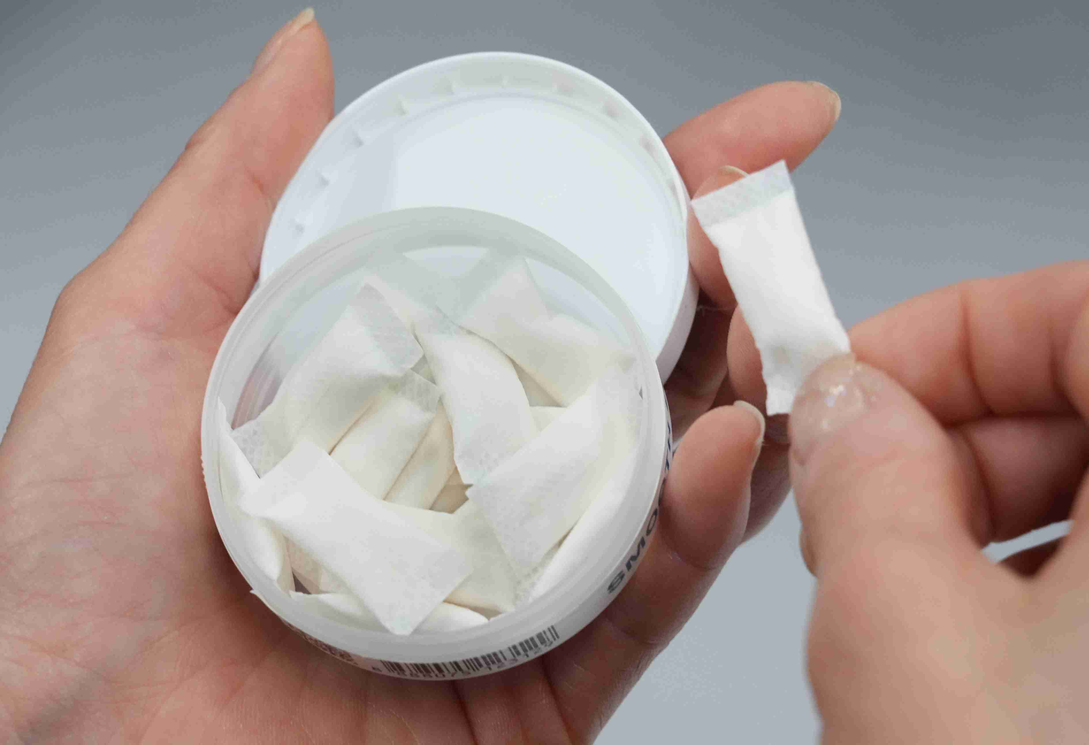 煙なし臭いなしの「オーラルたばこ」見えない死角 若者のニコチン依存と口腔がんの懸念