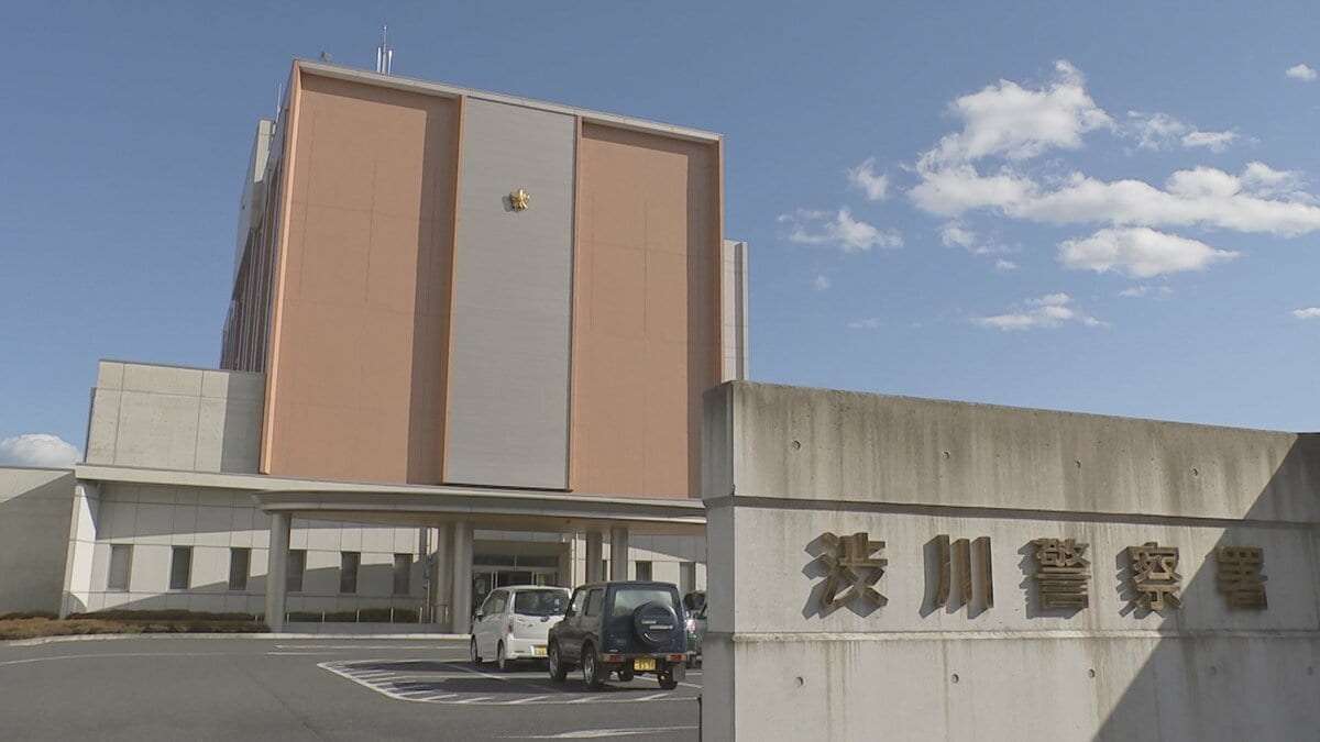 助けようと運転手代わるもさらに事故　倒れた女性さらにひかれて重体　ほか2人重傷　群馬・渋川市のスーパー駐車場