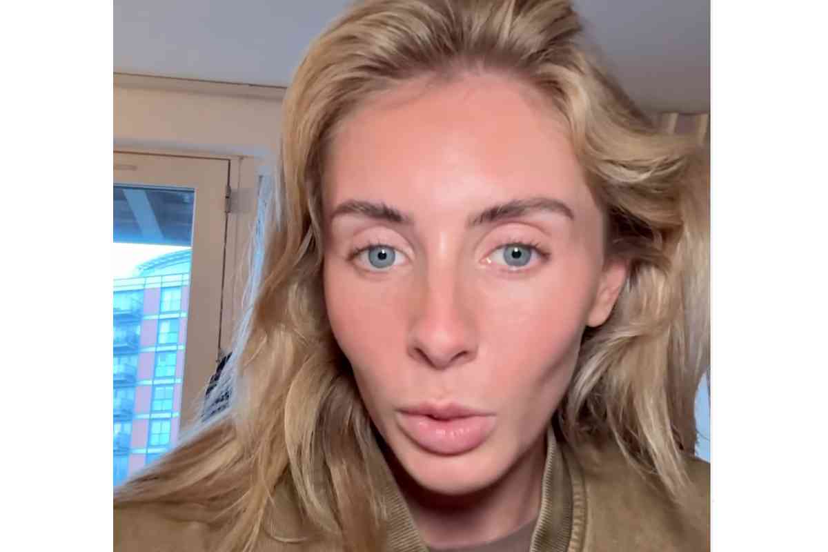 《独占》世界各地で男性と“交流”するイギリスの金髪美女インフルエンサー（26）、初来日への意欲語る「日本人男性の“平均”を自分の目でチェックしたい」｜NEWSポストセブン