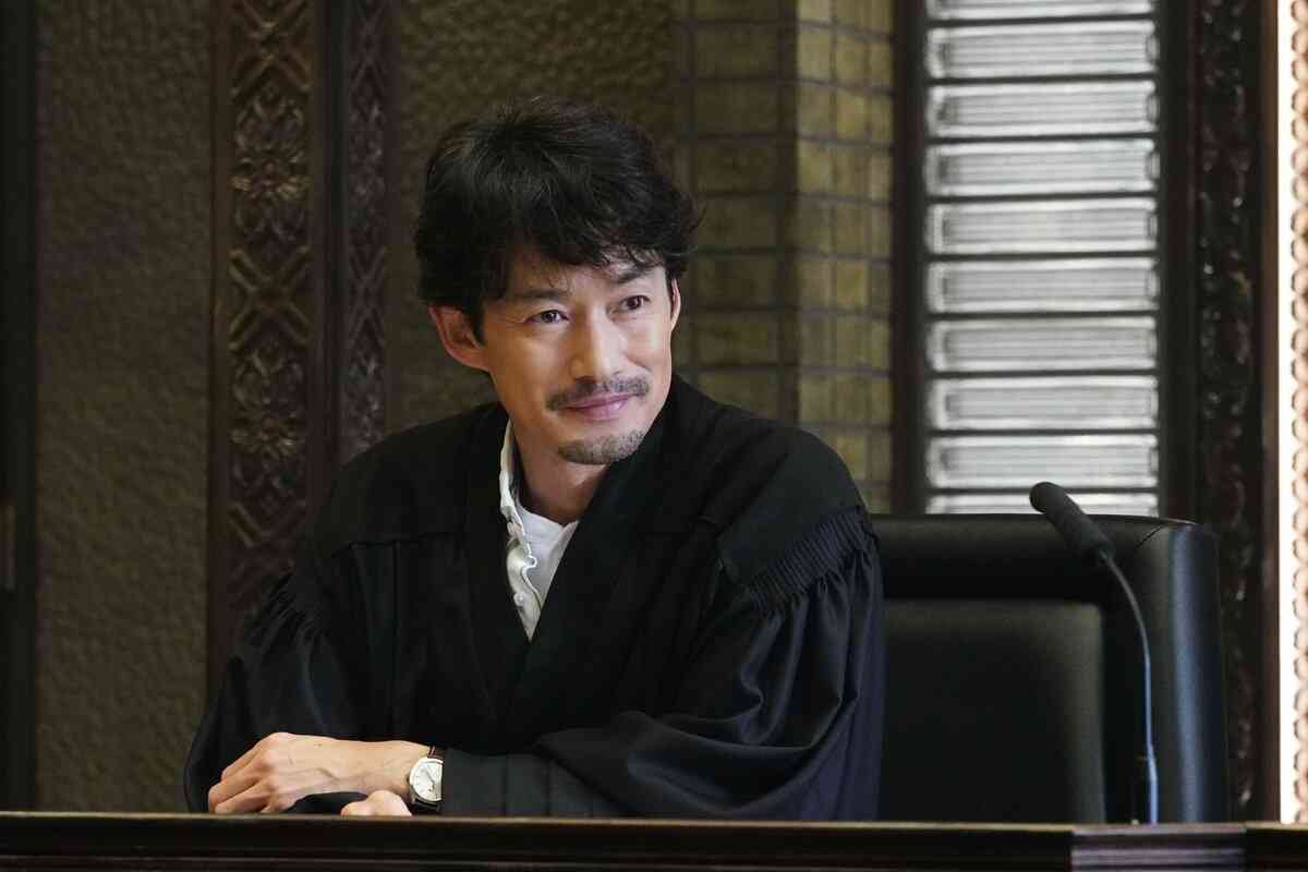 竹野内豊、“眉ナシ顔＆腕にびっしりタトゥー“Netflix新ドラマでの激変姿が沸騰「こうも人相が変わるものなのか」｜ニュース｜ピンズバNEWS