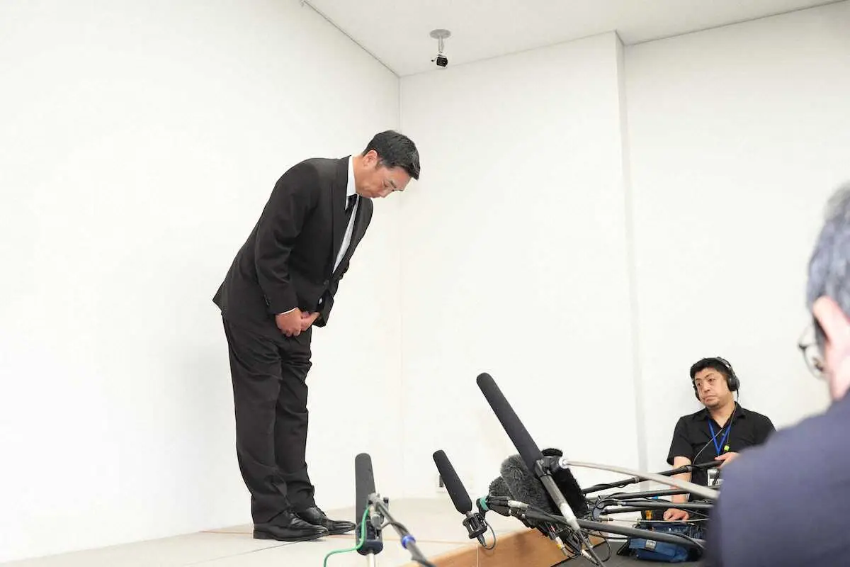 【記事全文】巨人　阿部慎之助監督の辞任発表　18歳娘への暴行容疑で逮捕　球団史上初のシーズン中に監督辞任 - スポニチ Sponichi Annex 野球
