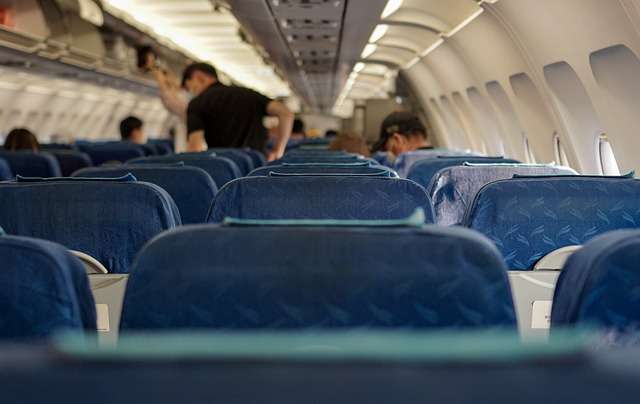 仁川発大阪行きの航空機で騒動起こした日本人…「裸足で前の座席蹴り、乗客に暴行」（中央日報日本語版） - Yahoo!ニュース