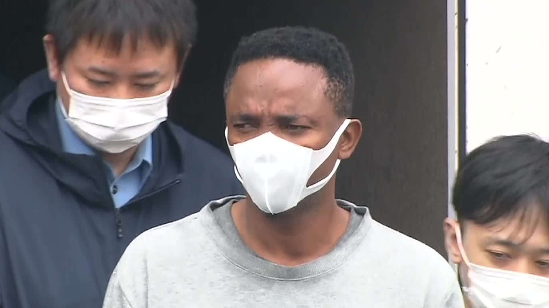 横浜港から盗難車など不正輸出しようとした疑い　ナイジェリア人の男4人逮捕　虚偽申請の数日前に厚木市で盗まれた車（FNNプライムオンライン（フジテレビ系）） - Yahoo!ニュース