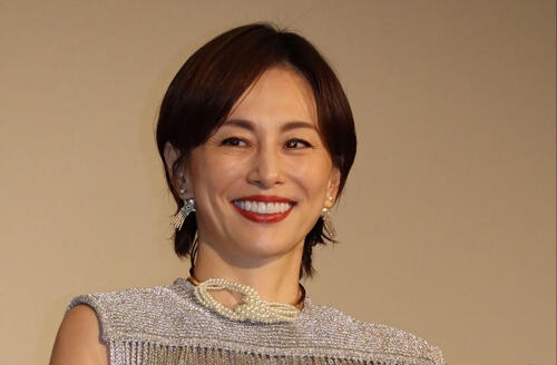 米倉涼子、シースルー黒コーデ「神々しい美しさ」カンヌから笑顔ショット公開「ポニテ良すぎる」 - 芸能 : 日刊スポーツ