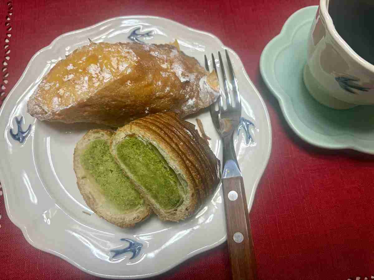 話題のドバイチョコパン、2ヶ月前と現在のものを比べてみたらこうなっていた「たった2ヶ月でえげつないナーフ入れてて草」
