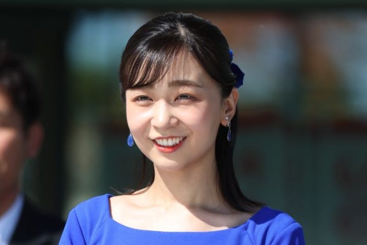 《体のラインがくっきりで話題に》佳子さま「お気に入りドレス」のブランドが日本から撤退していた【デザイナーは日本人】（女性セブンプラス） - Yahoo!ニュース