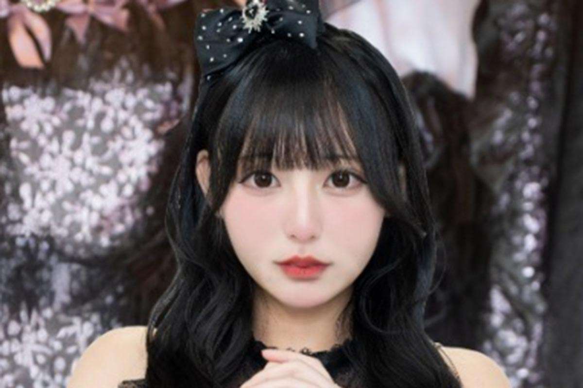 新人アイドル　デビュー4日で過去の“下着カラオケ動画”拡散で謝罪、活動継続宣言も波紋を呼んだ“ザワつく反省文”の中身 | Smart FLASH/スマフラ[光文社週刊誌]