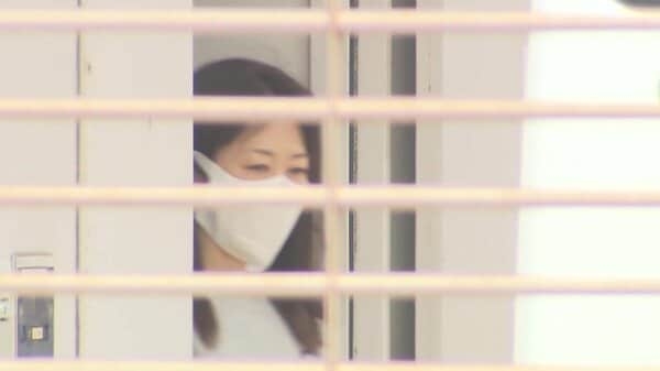 コンビニで万引き、店長ともみ合いケガさせた疑い　藤沢市職員の女（50）を逮捕　別商品も所持か…余罪捜査　川崎市｜FNNプライムオンライン