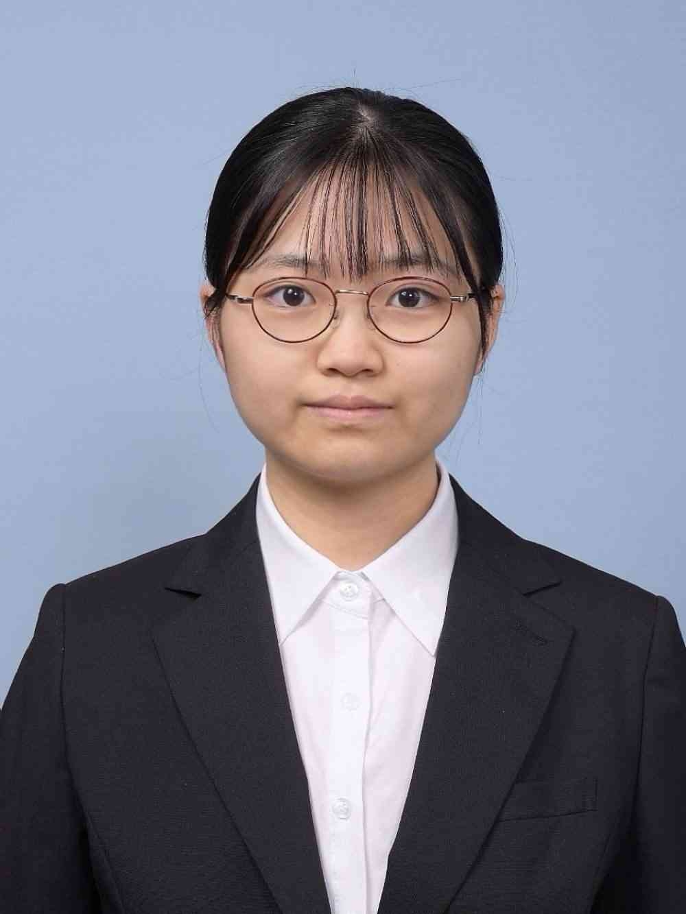 京大医学部受験のために撮った証明写真　→その1年後の姿に「美人過ぎる」「尊敬しかないです！」「これは嫉妬されるわ」
