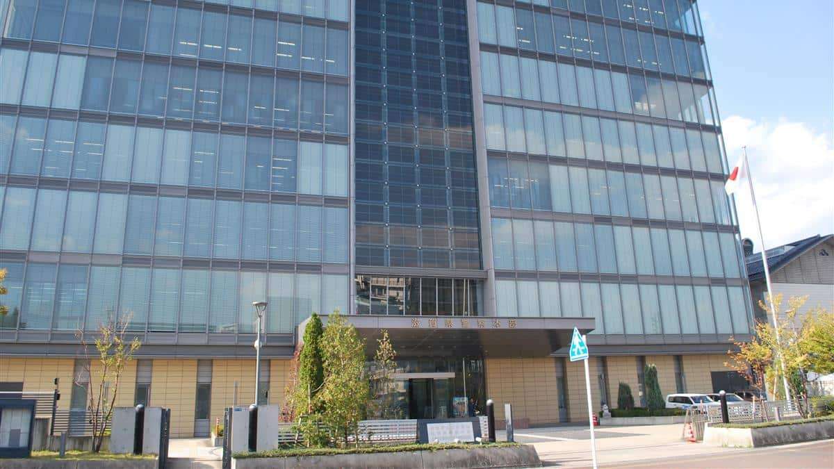 母親の年金詐取疑いで再逮捕　自宅庭に両親の遺体遺棄容疑で逮捕の50歳男　滋賀県警 - 産経ニュース
