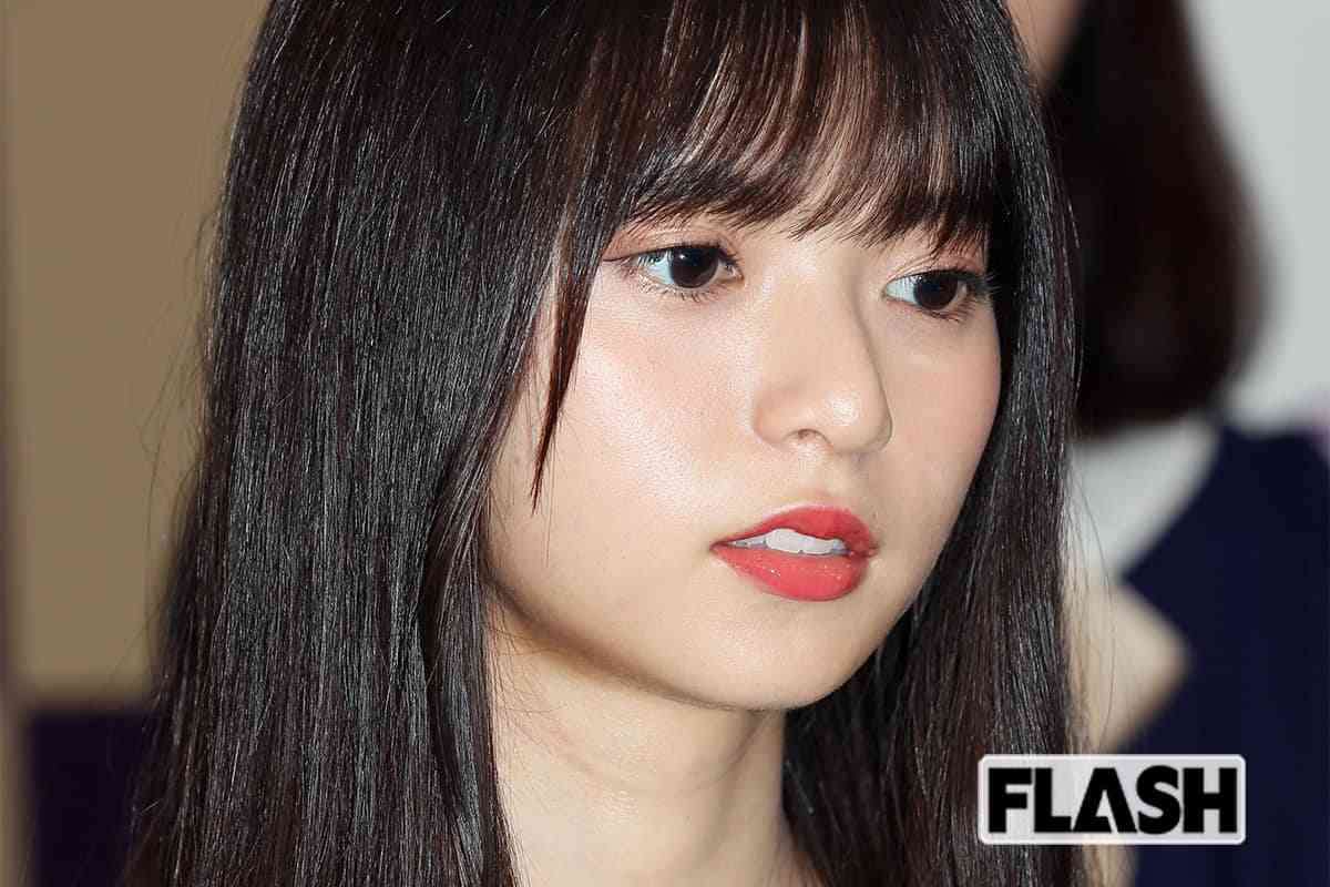 齋藤飛鳥「16万円」の“Miu Miu高級見せパン”着用にSNS衝撃…流行りの“下着見せファッション”に寄せられる困惑