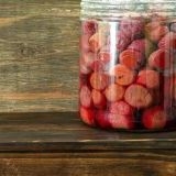 梅シロップを作り終えたシワシワかちかち梅を、塩水に浸けて、今、梅漬けを作って... | ガールズちゃんねる - Girls Channel -